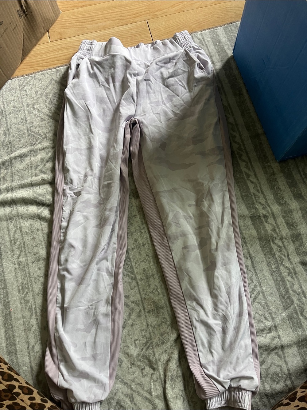 Athleta Camo Jogger Pants size 4